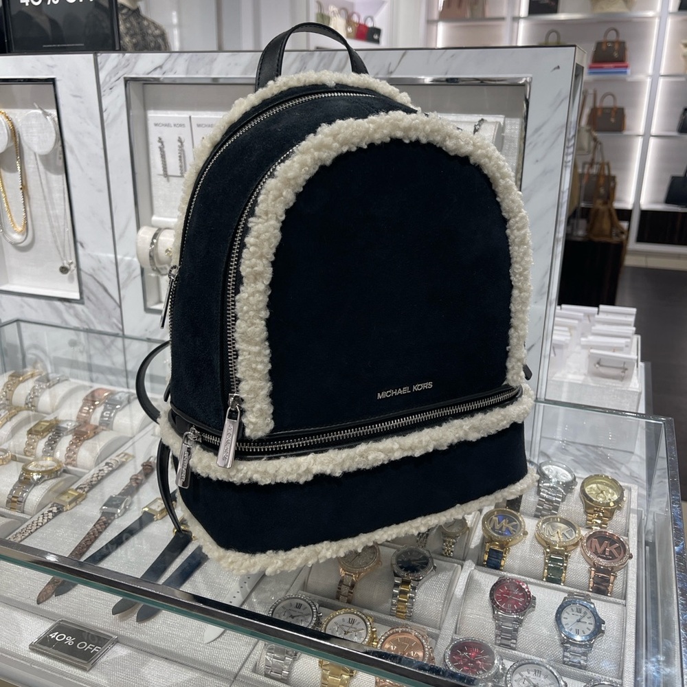 MICHAEL KORS Rhea Medium Suede and Faux Shearling Backpack
Black
NWT - Picture 14 of 16